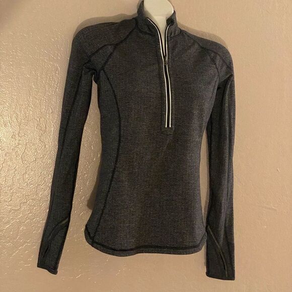 Lululemon Women’s Quarter Zip Black and Gray Sz S - Picture 1 of 4